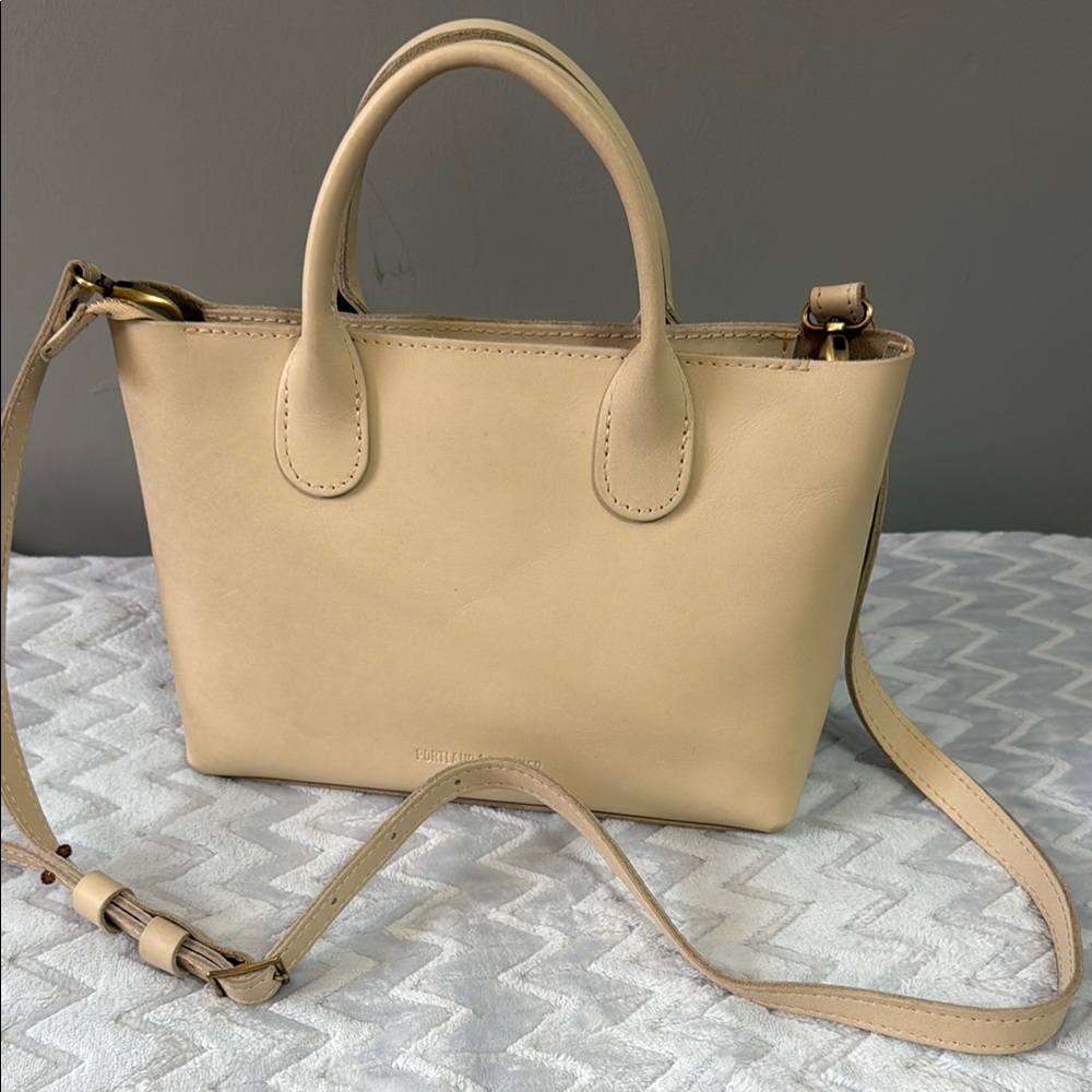 Portland Leather Rainstorm Handbag in Bone -Zip Top